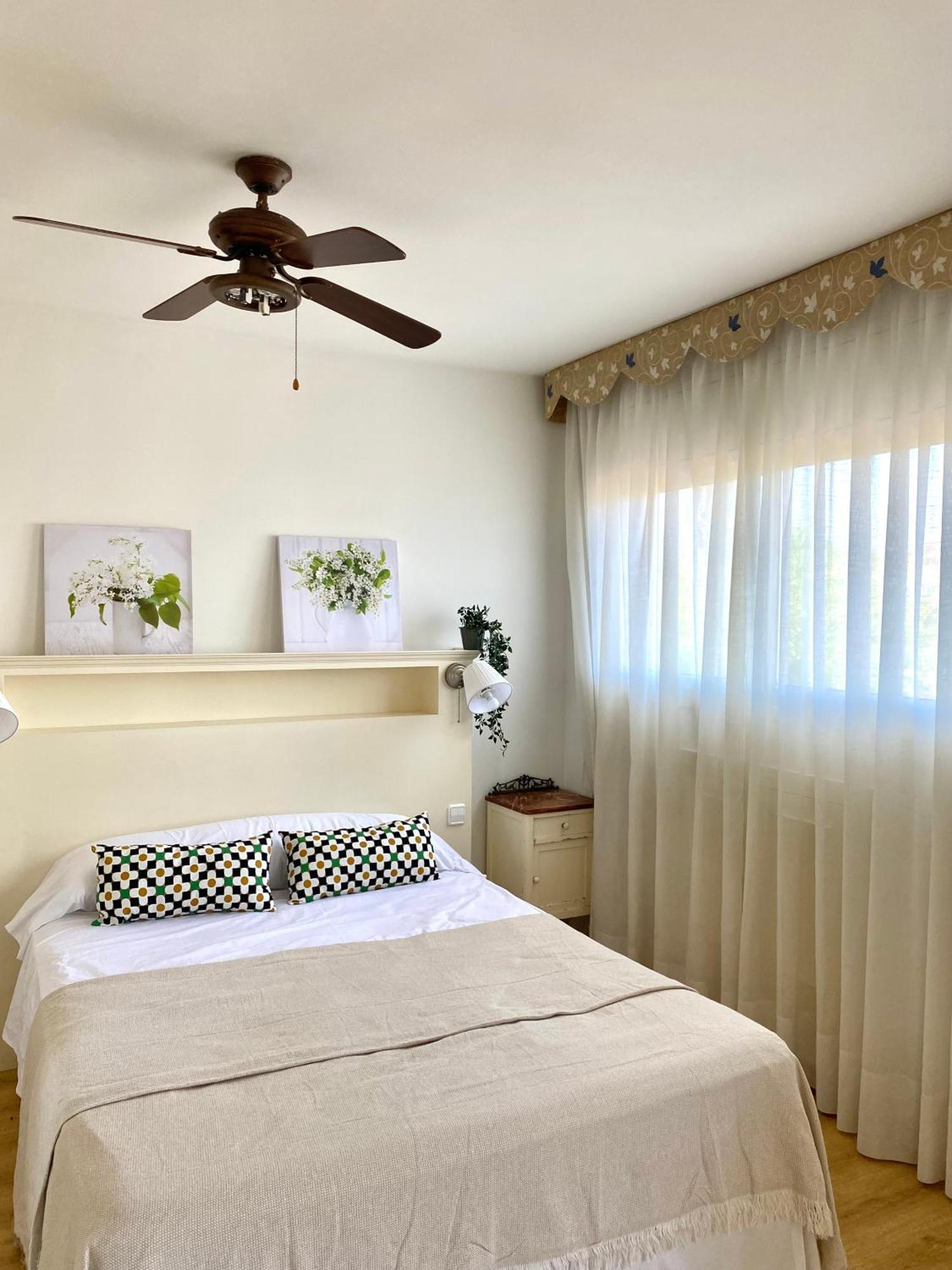 סנט פר דה ריבס Villa Isabel Sitges, Rocamar מראה חיצוני תמונה